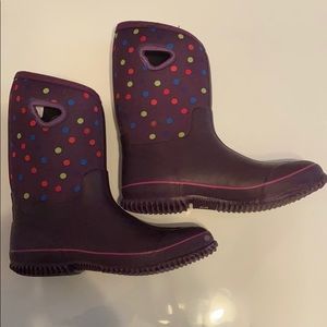 Cute polka dotted boots!
